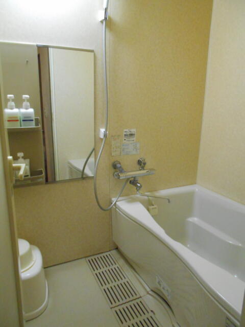ホテルシティ(立川市/ラブホテル)の写真『203号室、バスルーム』by もんが～