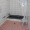 HOTEL M.（エムドット）(嬉野市/ラブホテル)の写真『110号室の風呂、タイル張りでやや寒いが、お湯は温泉水を使用している』by 猫饅頭