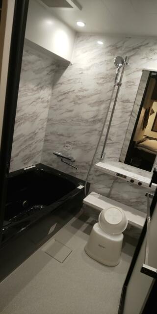 PetitBALI(プティバリ) 池袋(豊島区/ラブホテル)の写真『402号の浴室、502号も同じ作りです、床が柔らかくて冷たくない。』by ヒロくん!