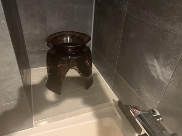 HOTEL COCO BALI（ココバリ）(渋谷区/ラブホテル)の写真『201号室　浴室桶&amp;チェア』by 東京都