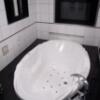 イマージュ(新宿区/ラブホテル)の写真『107号室　テレビ＆ブロアバス機能付き浴槽』by マーケンワン