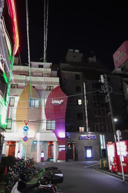 イマージュ(新宿区/ラブホテル)の写真『夜の外観(隣接する姉妹ホテル)』by マーケンワン