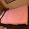 HOTEL アムール(台東区/ラブホテル)の写真『205号室　ピンクが可愛いベッド』by みこすりはん