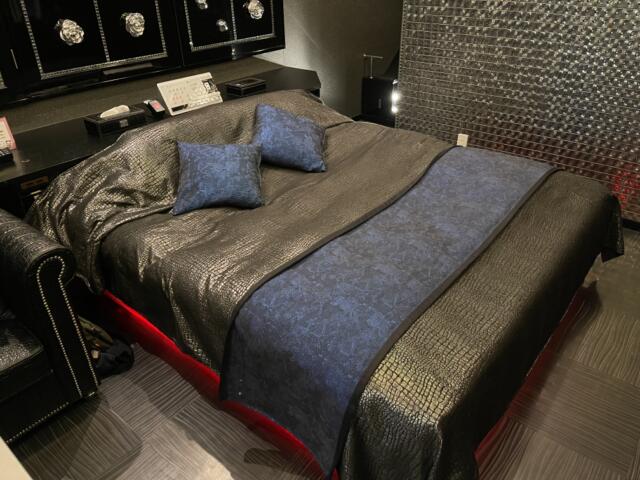 HOTEL SARA 錦糸町(墨田区/ラブホテル)の写真『301号室、ベッド。大きくて清潔。』by tatsunofull