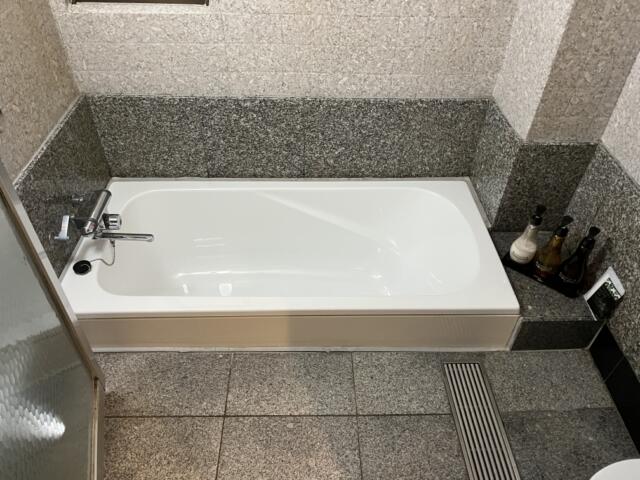 静岡アイネ(静岡市駿河区/ラブホテル)の写真『101号室　浴槽』by ま〜も〜る〜