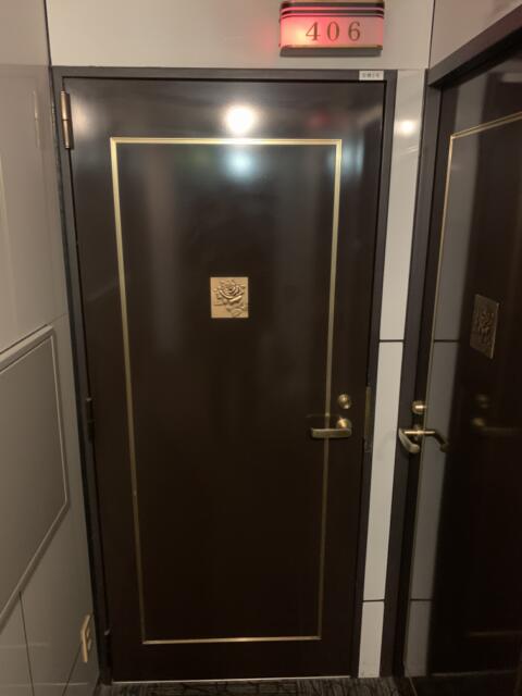ドルフィン(新宿区/ラブホテル)の写真『406号室　部屋前』by 東京都