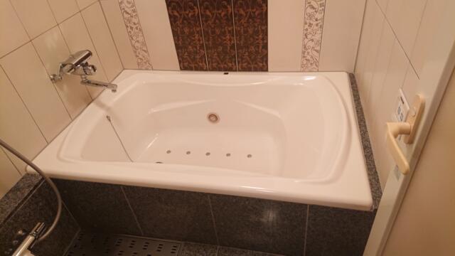 シーズ五反田(品川区/ラブホテル)の写真『206号室 浴槽』by 舐めたろう