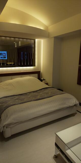 DESIGN HOTEL NOX(ノクス)(品川区/ラブホテル)の写真『301号室のベッドスペース、広さを求めなければ十分です』by ヒロくん!