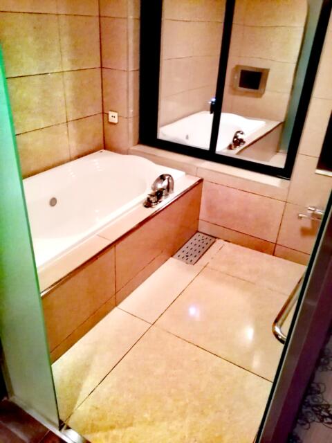 HOTEL COSTA RESORT(コスタリゾート)(茅ヶ崎市/ラブホテル)の写真『205号室、浴室です。(23,2)』by キジ