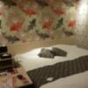 HOTEL LOTUS 池袋店(ロータス)(豊島区/ラブホテル)の写真『304号室のベッドスペースです、見た目より狭いかな？』by ヒロくん!