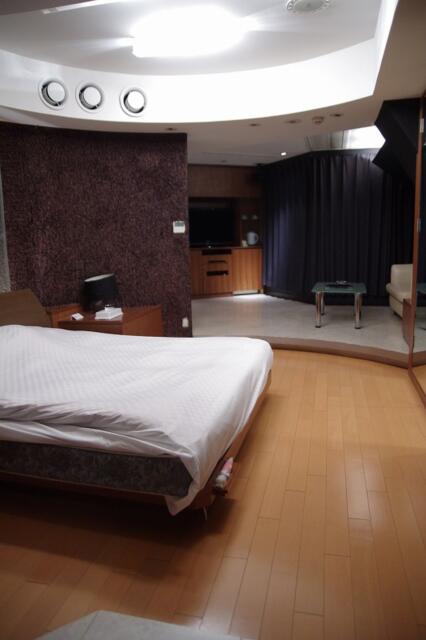 ホテルSK PLAZA2(渋谷区/ラブホテル)の写真『501号室　水まわりエリア側からの景色』by マーケンワン