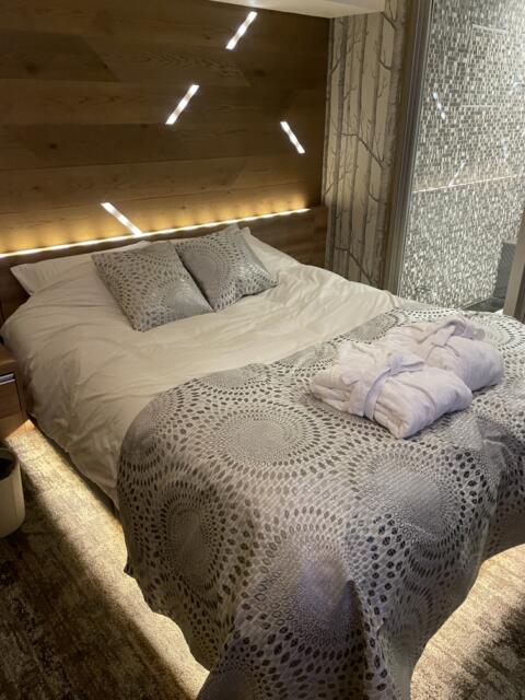 HOTEL BRATTO STAY (ブラットステイ)(八王子市/ラブホテル)の写真『505号室ベッド』by すずきわ