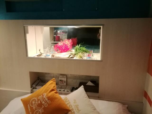 ホテルマリンブルー(豊島区/ラブホテル)の写真『401号室、水槽っぽい飾りです。(23,3)』by キジ