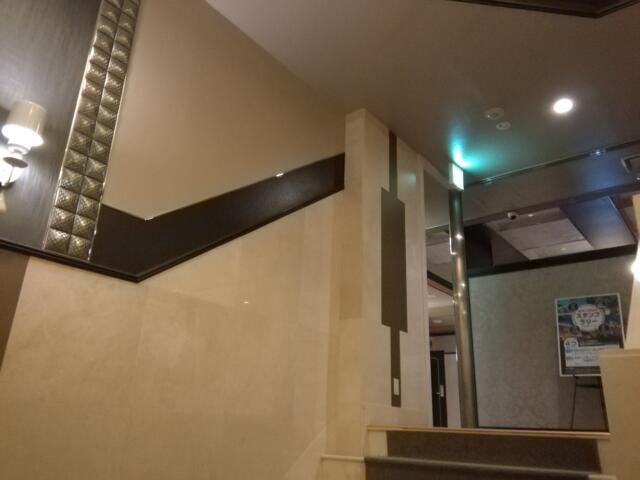 HOTEL C. YOKOHAMA(ホテル シードット横浜)(横浜市神奈川区/ラブホテル)の写真『ﾎﾃﾙの入口です。(23,3)』by キジ
