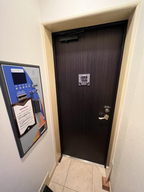ホテル Ｘ(豊島区/ラブホテル)の写真『405号室玄関』by 無法松