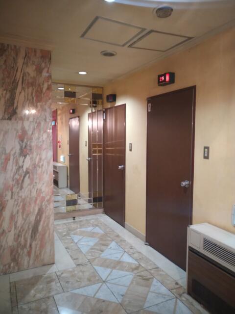 ラ・フランセパリス(新宿区/ラブホテル)の写真『2階廊下』by ＪＷ
