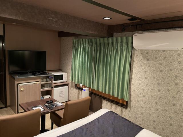 シーズ五反田(品川区/ラブホテル)の写真『501号室、ベッドサイド』by かとう茨城47