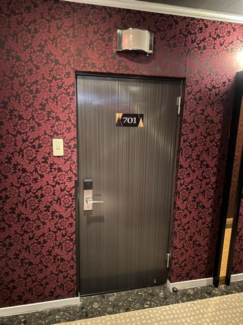 HOTEL GRAN HILL(豊島区/ラブホテル)の写真『701号室出入口』by miffy.GTI