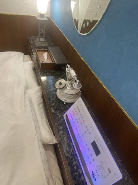 ホテル パル新宿店(新宿区/ラブホテル)の写真『303号室(ベッド傍スイッチ、電話)』by こねほ