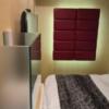 HOTEL P-DOOR（ホテルピードア）(台東区/ラブホテル)の写真『207号室 ベッド周辺』by クワッグ
