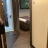 HOTEL Balibali ANNEX（バリバリアネックス）(品川区/ラブホテル)の写真『507号室(プリティ) 前室から見た室内』by ACB48