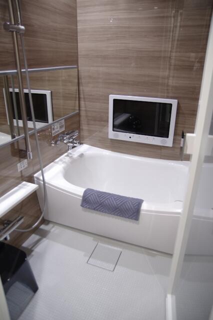 HOTEL QUEEN ANNEX(クイーン アネックス)(新宿区/ラブホテル)の写真『101号室　浴室』by マーケンワン