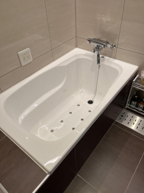 HOTEL Blanche（ブランシュ）(渋谷区/ラブホテル)の写真『402号室　浴槽』by INA69
