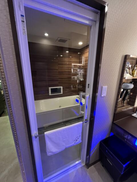 HOTEL AMAN(アマン)(浜松市/ラブホテル)の写真『204号室　お風呂』by ま〜も〜る〜
