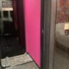 HOTEL ZHIPAGO (ジパゴ)(品川区/ラブホテル)の写真『502号室 洗面台から前室方向を見た室内』by ACB48