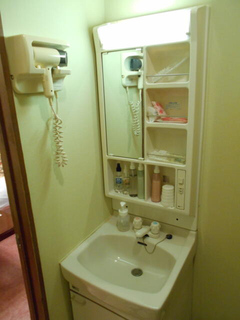 ホテルシティ(立川市/ラブホテル)の写真『402号室、洗面所』by もんが～