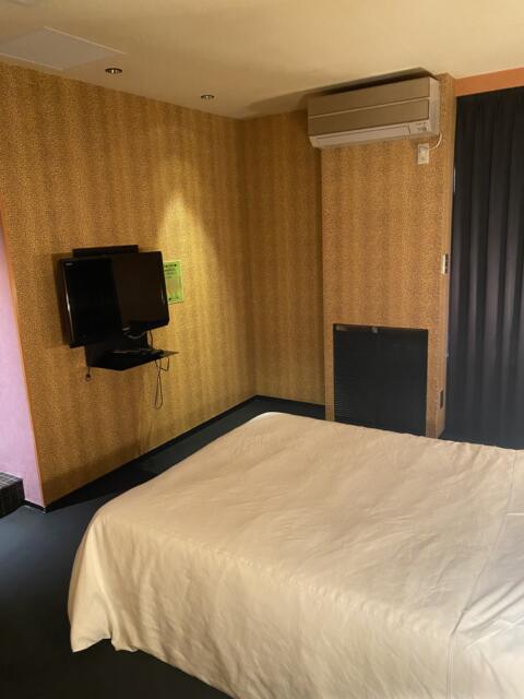 WANDOO(ワンドゥ)(相模原市/ラブホテル)の写真『208号室(右手前から奥)』by こねほ