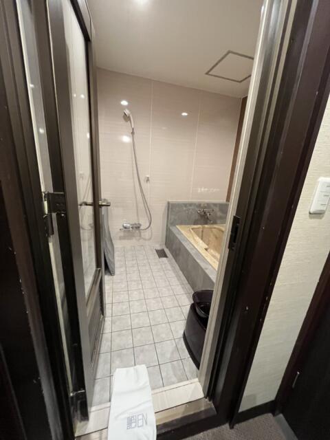 ホテル 艶(静岡市駿河区/ラブホテル)の写真『303号室　浴室』by ま〜も〜る〜
