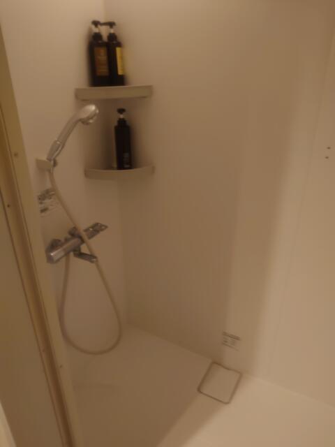 HOTEL Clover AKASAKA(クローバー赤坂)(港区/ラブホテル)の写真『402号 シャワー　水圧弱め』by momomo