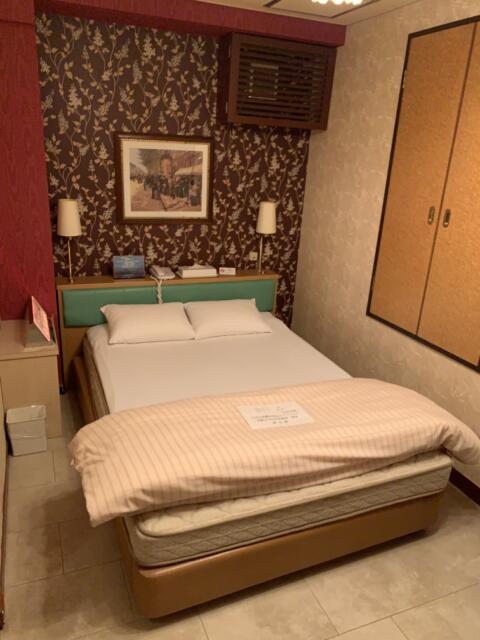 ホテル アテネ(柏市/ラブホテル)の写真『313号室　ベッド』by 東京都