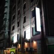 ホテル30FK(福岡市中央区/ラブホテル)の写真『夜の外観①』by Sparkle
