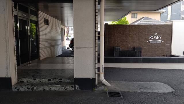 ホテル ロゼ(北九州市小倉北区/ラブホテル)の写真『昼の入口①』by Sparkle