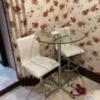 兎我野ホテル(大阪市/ラブホテル)の写真『508号室　テーブルと椅子』by 神戸のりんごちゃん