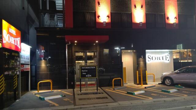 HOTEL SORTE(ソルテ)(福岡市中央区/ラブホテル)の写真『夜の外観②』by Sparkle