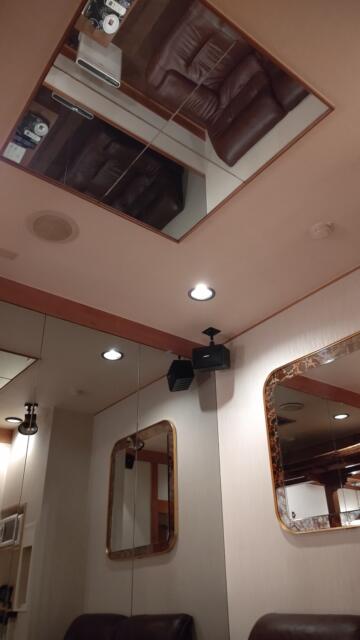 HOTEL Ose（オーゼ）(福岡市中央区/ラブホテル)の写真『212号室、リビング側の全鏡』by Sparkle
