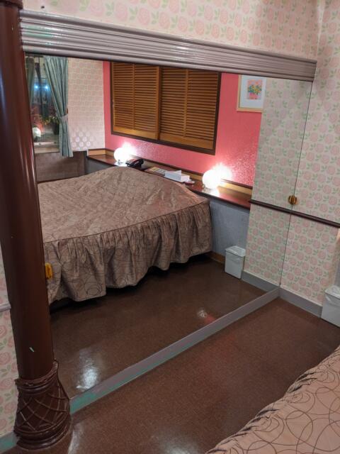 ホテル ラフォーレ(浜松市/ラブホテル)の写真『116号室（ベッド）』by マーシ