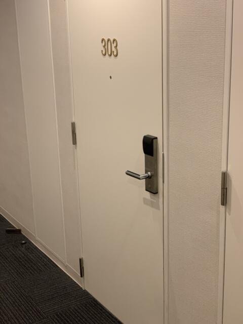 ホテル大山(新宿区/ラブホテル)の写真『303号室　部屋前』by 東京都