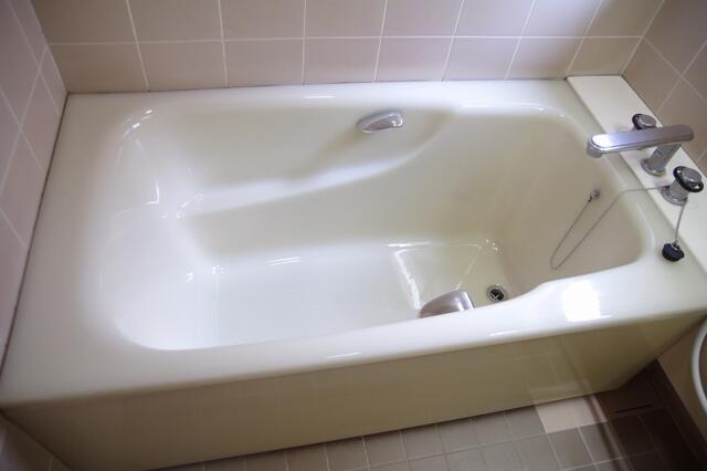 マイルド(川口市/ラブホテル)の写真『703号室　浴槽』by マーケンワン