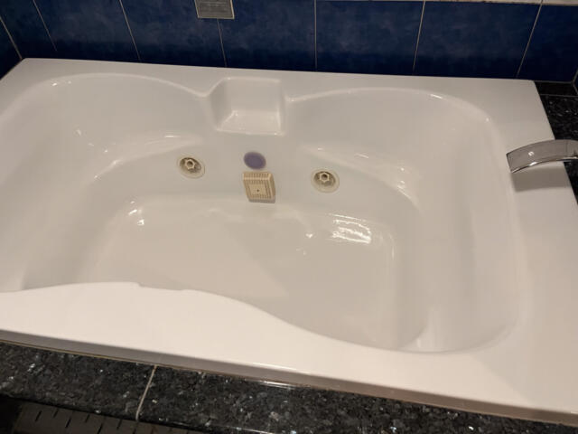 HOTEL RAY FIELD(墨田区/ラブホテル)の写真『301号室　浴槽』by INA69