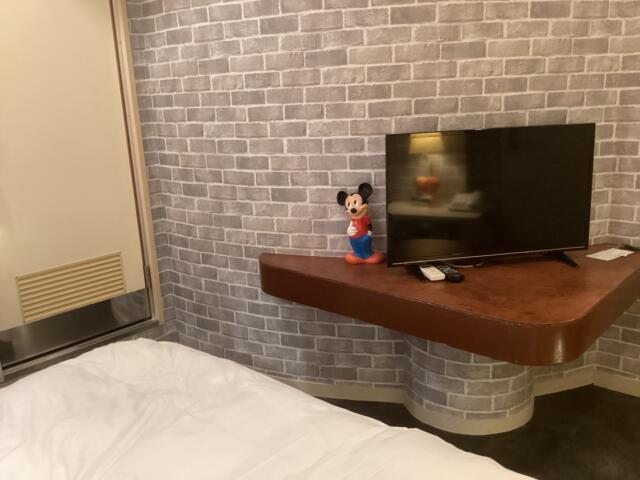 HOTEL Young Inn.(ヤング イン)(新宿区/ラブホテル)の写真『418号室 ベッド枕元から見た室内』by ACB48