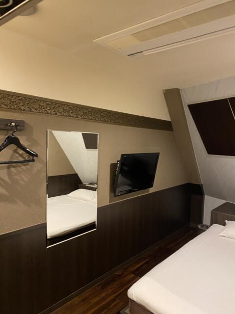 HOTEL HERME（エルメ）(渋谷区/ラブホテル)の写真『401号室(右手前から奥)』by こねほ
