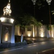 ホテルヒルゲート(徳島市/ラブホテル)の写真『夜の外観』by まさおJリーグカレーよ