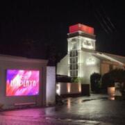 HOTEL La.PLAYA(ラ.プラヤ)(徳島市/ラブホテル)の写真『夜の外観』by まさおJリーグカレーよ