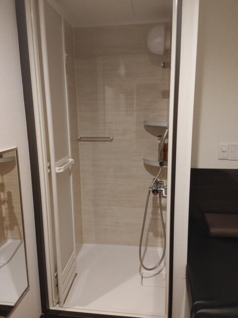 レンタルルーム MK(千代田区/ラブホテル)の写真『805号室 シャワー室』by ましりと