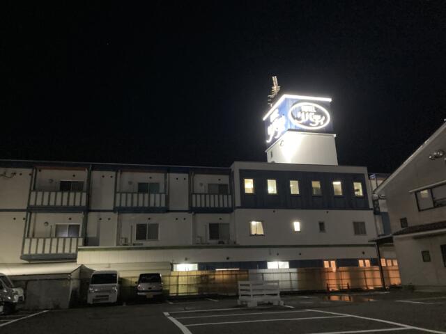 ホテル リバティ(松山市/ラブホテル)の写真『夜の外観』by まさおJリーグカレーよ