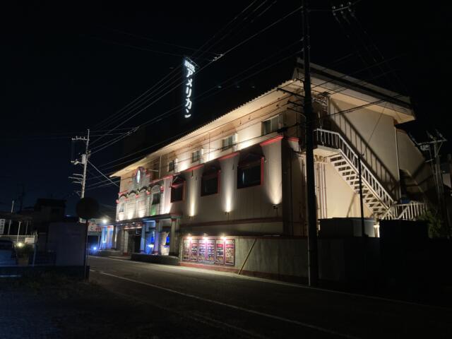 ホテルアメリカン(松山市/ラブホテル)の写真『夜の外観』by まさおJリーグカレーよ